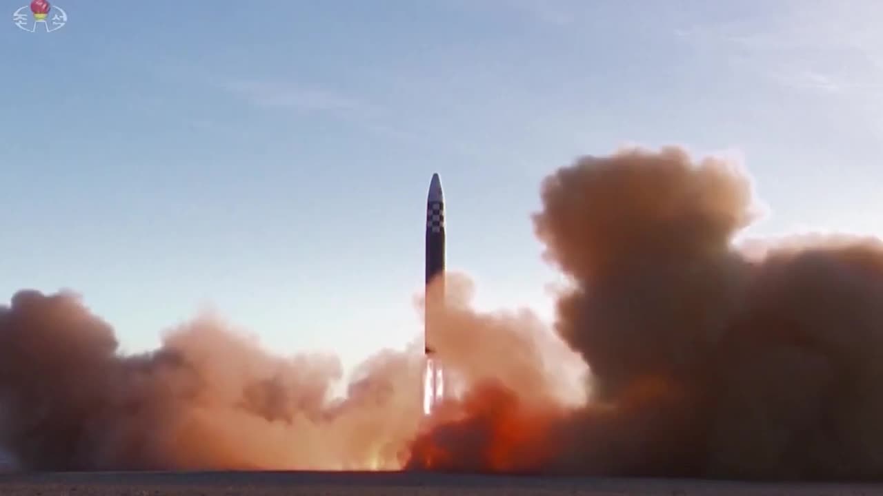 بالفيديو | مشاهد من اختبار كوريا الشمالية صاروخ بالستي عابر للقارات